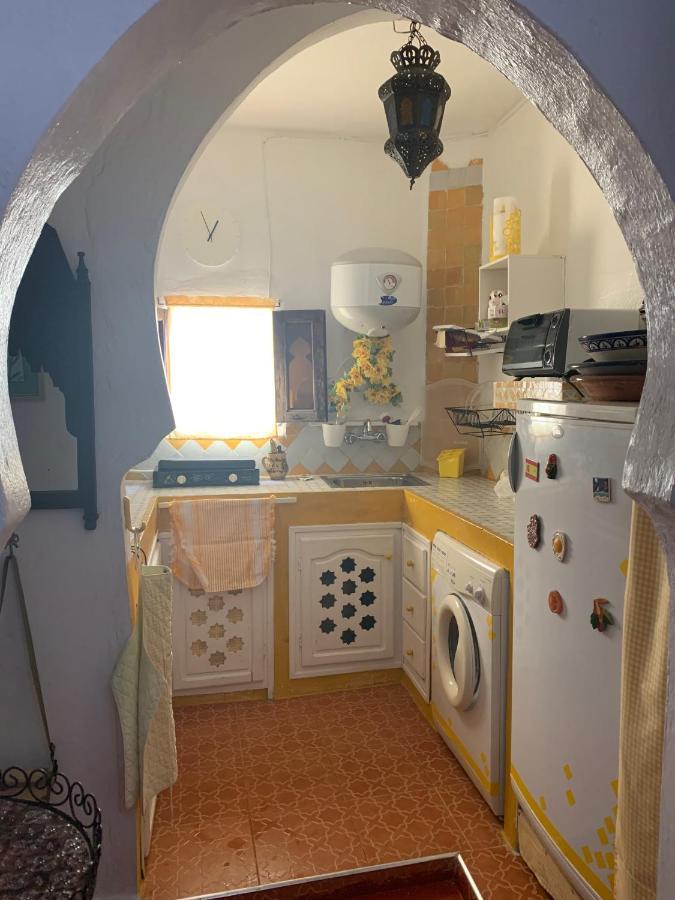 Hathor ,casa Marroqui Con Dos Terrazas En La Medina Antigua , Ideal Parejas!! Wifi!! Hébergement de vacances Assilah