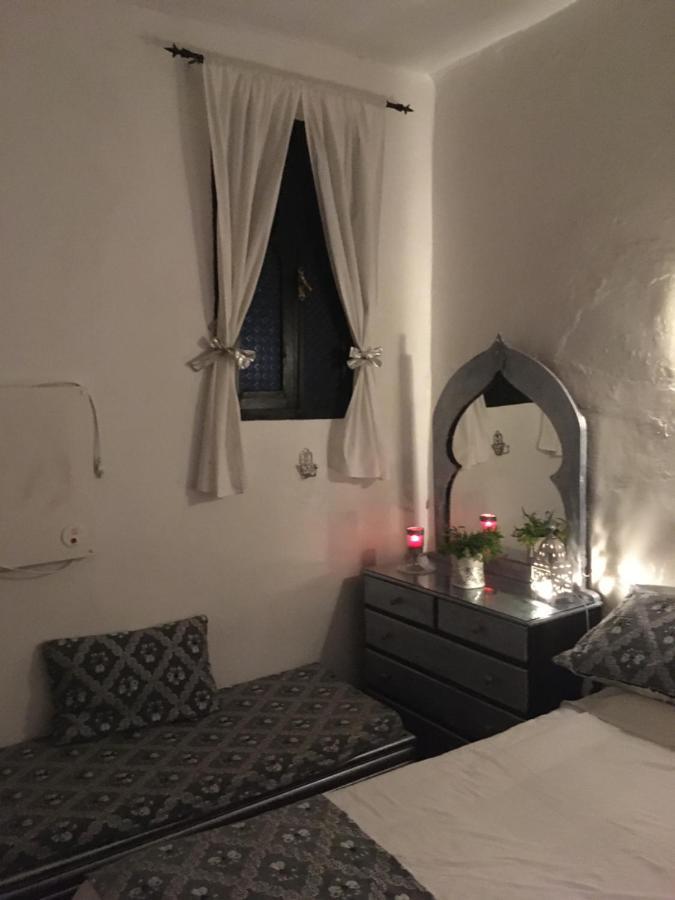 Hathor ,casa Marroqui Con Dos Terrazas En La Medina Antigua , Ideal Parejas!! Wifi!! Hébergement de vacances Assilah