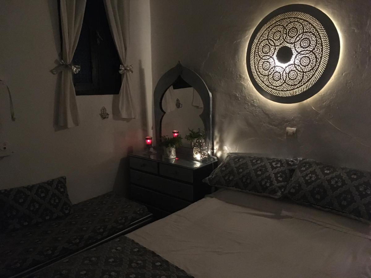 Hathor ,casa Marroqui Con Dos Terrazas En La Medina Antigua , Ideal Parejas!! Wifi!! Holiday home *